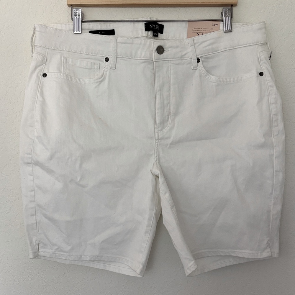 NYDJ women’s Cream Jean Shorts plus size 16W NWT